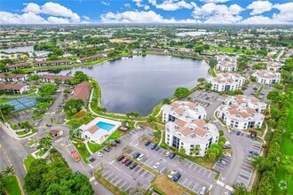Building Photo - 210 Lake Pointe Dr