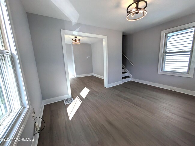 Building Photo - 1305 Summerfield Ave