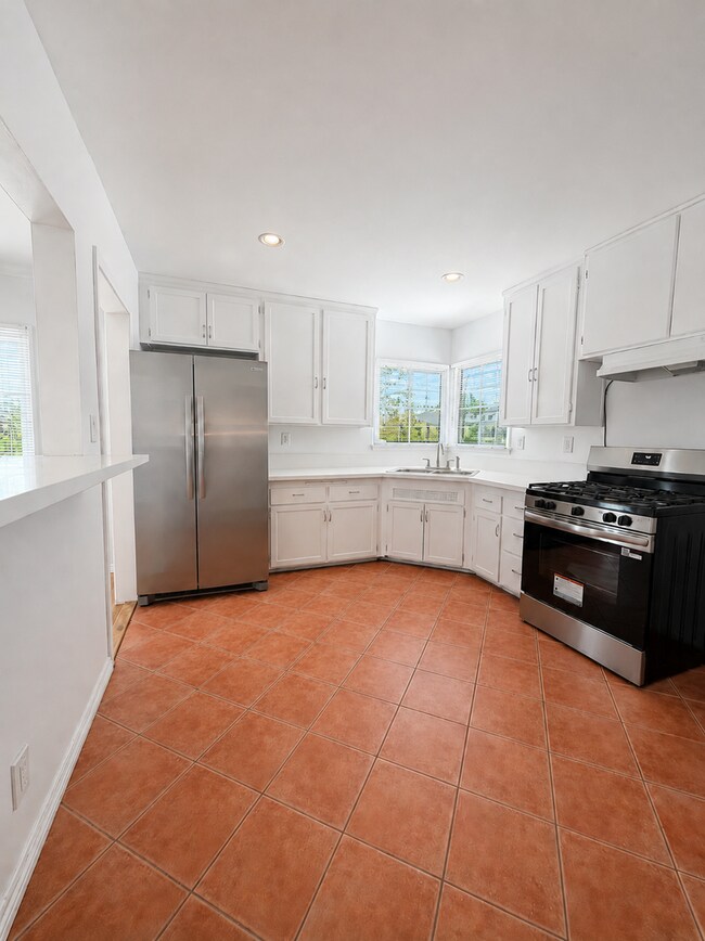 Foto del edificio - Charming Lakewood Home- Available for showings March 1st!