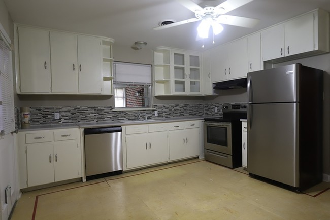 Foto del edificio - 3634 Cloverdale Rd, Montgomery, AL 36111