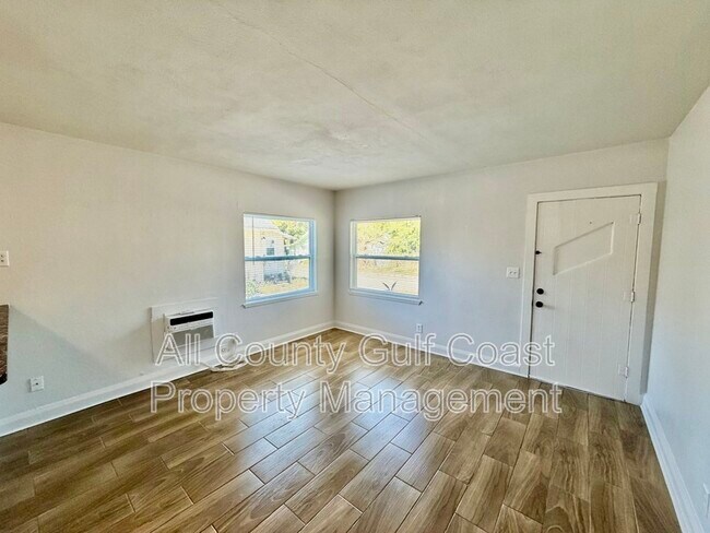 Foto del edificio - 1611 9th Ave W