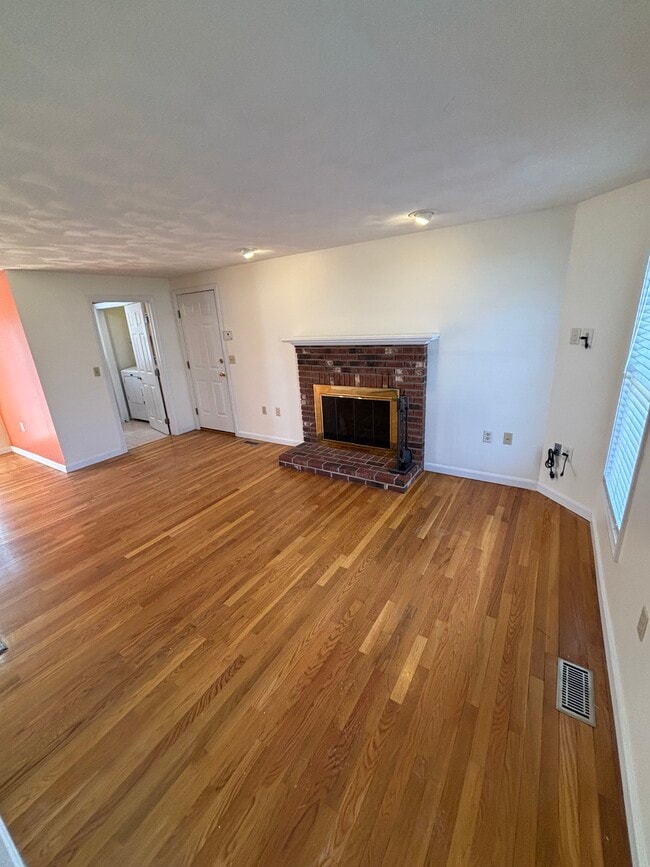 Building Photo - 30 Alfred St