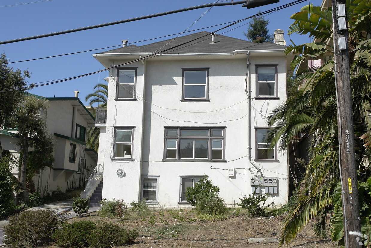 Foto del edificio - 353 MacArthur Blvd
