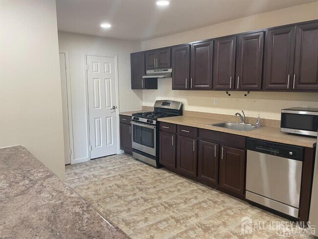 Foto del edificio - 1301 Cricket Ln