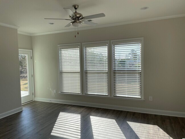 Building Photo - 6586 Sabbioni St