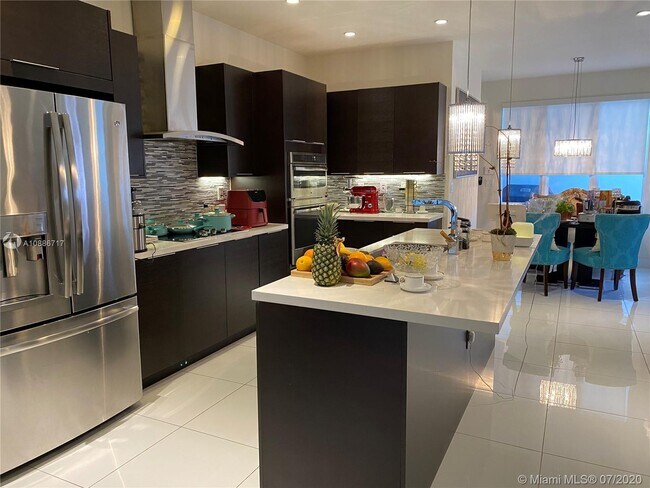 Building Photo - 6474 NW 103rd Psge 6474 Doral Fl 33178