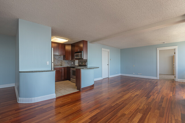 Foto del edificio - Upgraded 2bd condo with huge walk-in close...