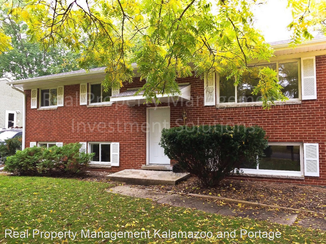 5812 Meredith St, Portage, MI 49002 House Rental in Portage, MI