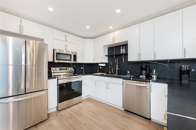 Building Photo - 600 Three Islands Boulevard