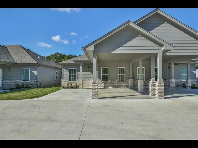Building Photo - 24094 Sears Ln