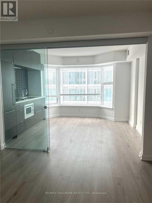 Photo du bâtiment - 155-1155 Yorkville Ave