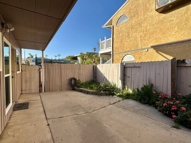 Foto del edificio - 1080 Dover Ln