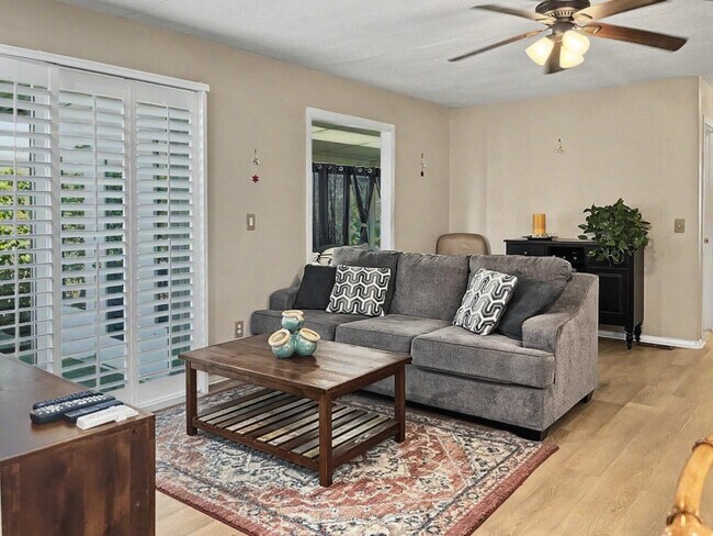 Foto del edificio - 39705 Manzanita Dr