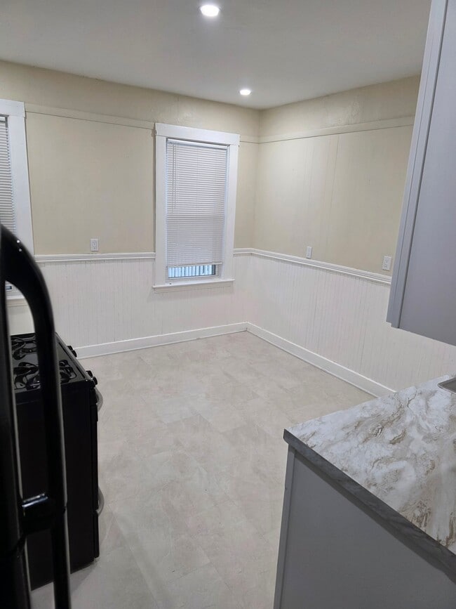 Photo - 64 Topliff St Apartment