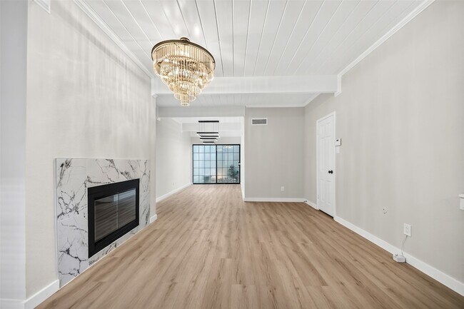 Foto del edificio - 5328 Brownway St