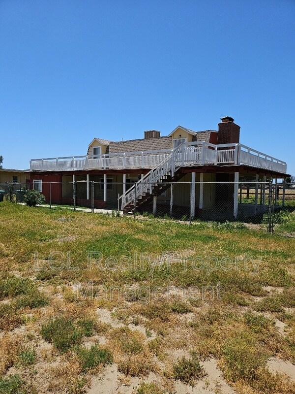 Building Photo - 33123 9th St