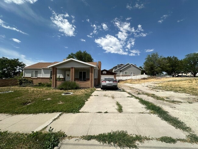 Building Photo - 55 E 11000 S