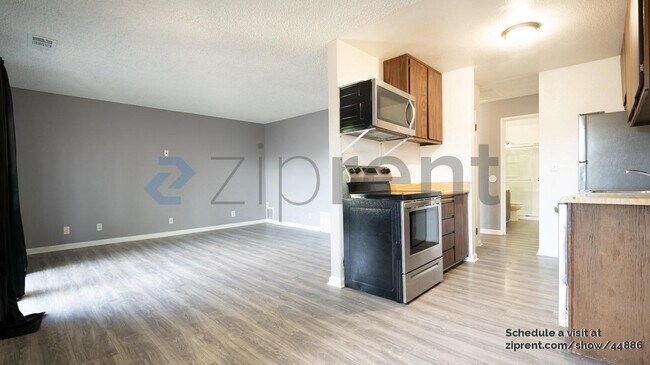Foto del edificio - 4602 Neil Rd