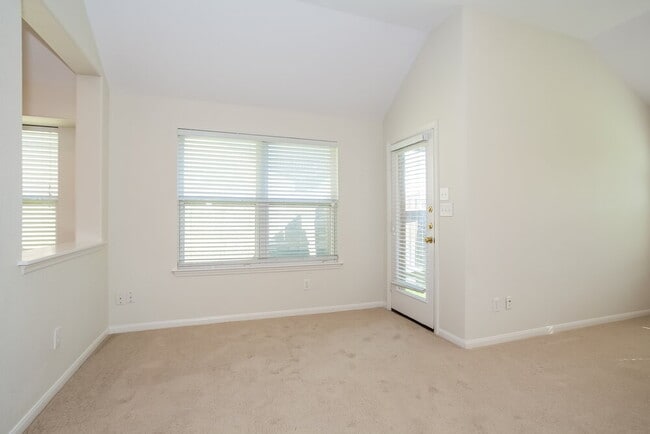 Foto del edificio - 12534 Blinnwood Ln