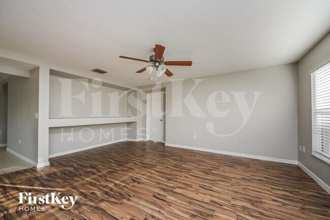 Building Photo - 227 Verdi St
