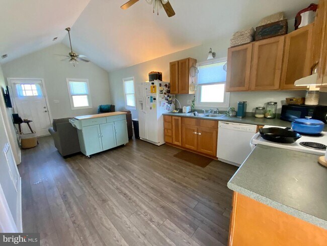 Foto del edificio - 45 Hayward Ln