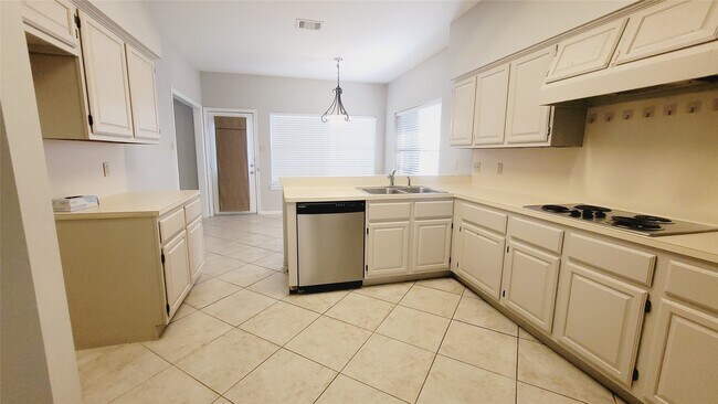 Foto del edificio - 16314 Rainbow Lake Rd