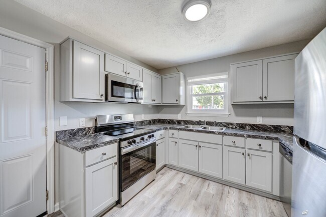 Building Photo - 3712 Burnham Way