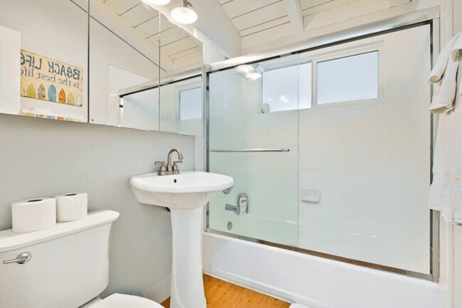 Foto del edificio - 8034 La Jolla Shores Dr