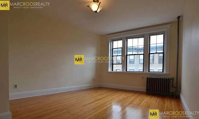 Building Photo - 6 Sutherland Rd