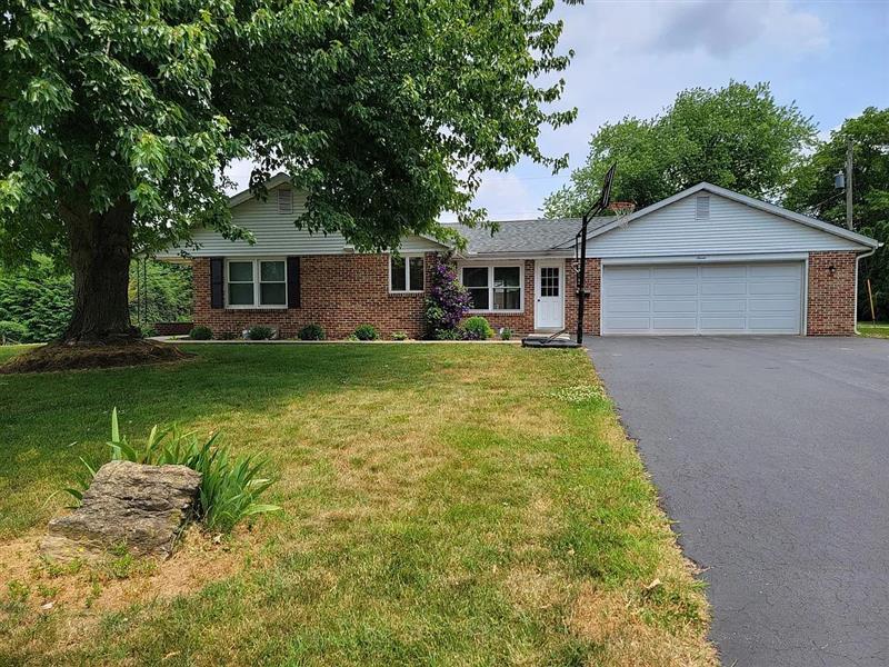 7 Meadow View Dr, LeacockLeolaBareville, PA 17540 House Rental in