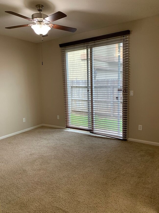 Building Photo - Tulare home coming soon!
