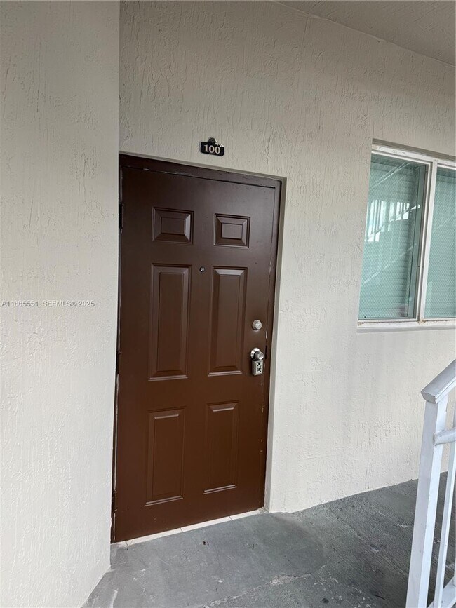 Foto del edificio - 2925 SE 16th Ave