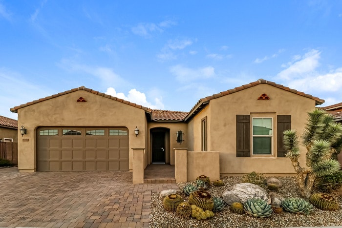 Primary Photo - 16020 W Cameron Dr