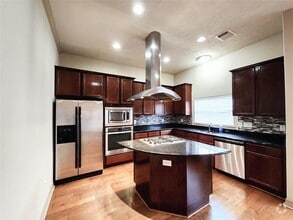 Building Photo - 910 McKinney Park Ln