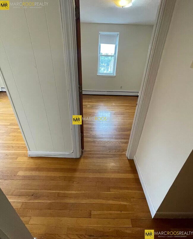 Foto del edificio - 160 N Beacon St