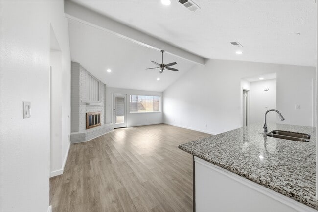 Building Photo - 2303 Keyhole Ln