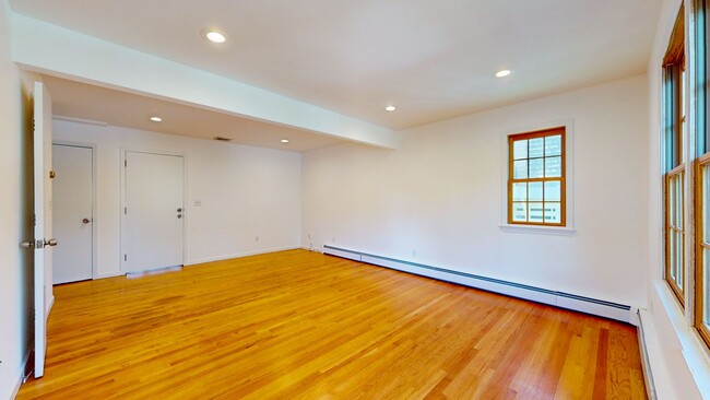 Building Photo - PRICE REDUCED 3 Bedroom Colonial In Fairfield