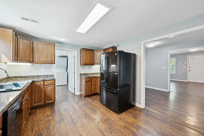 Foto del edificio - 330 Richmond Ave