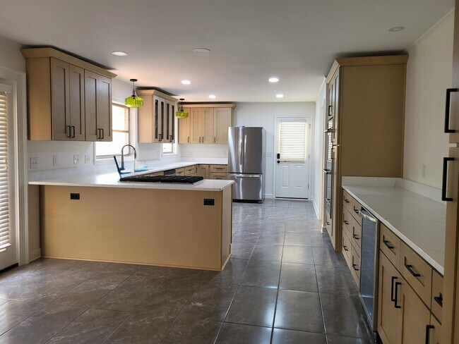 Foto del edificio - 2219 Dartmouth Rd