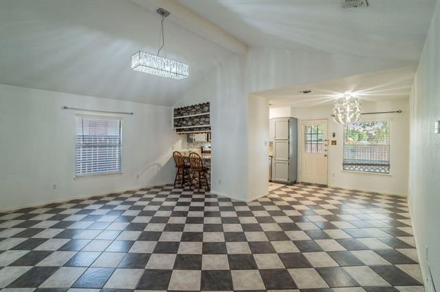 Foto del edificio - 8408 Crystal Ln