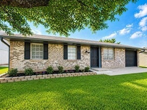 Building Photo - 409 Starling Dr