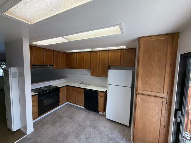 Foto del edificio - 332 E Romie Ln