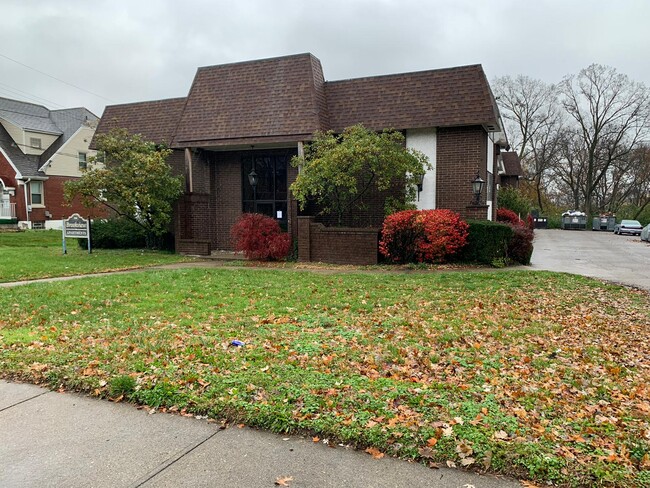 Building Photo - 206 S Wayne Ave