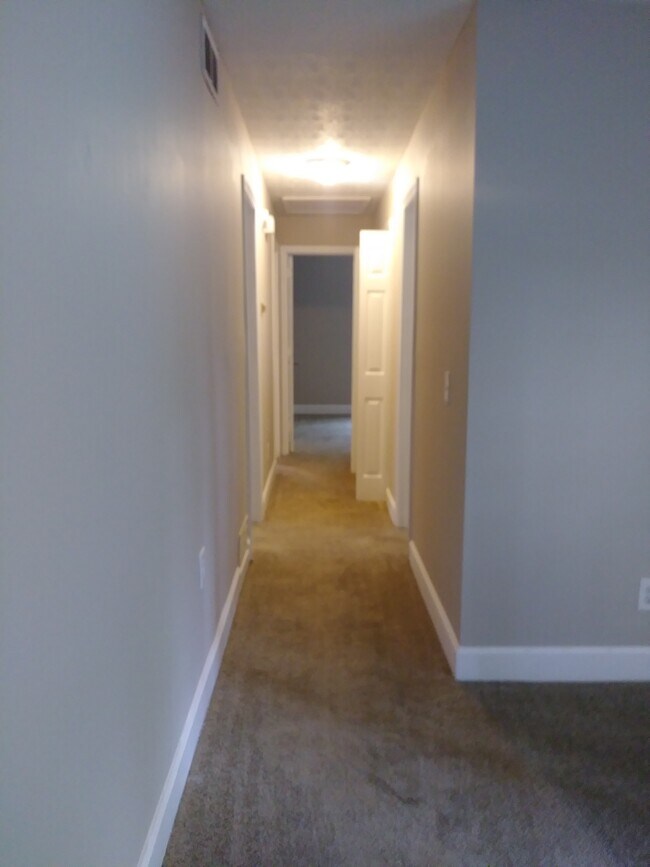 Building Photo - 3919 Rosedale Ln