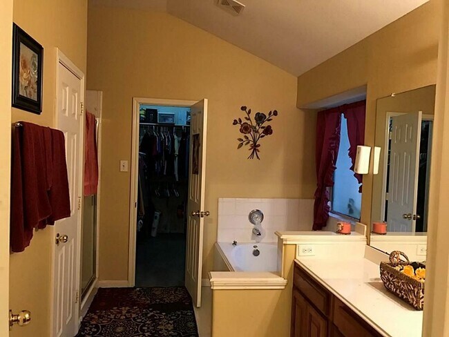 Foto del edificio - 1706 Riane Ln