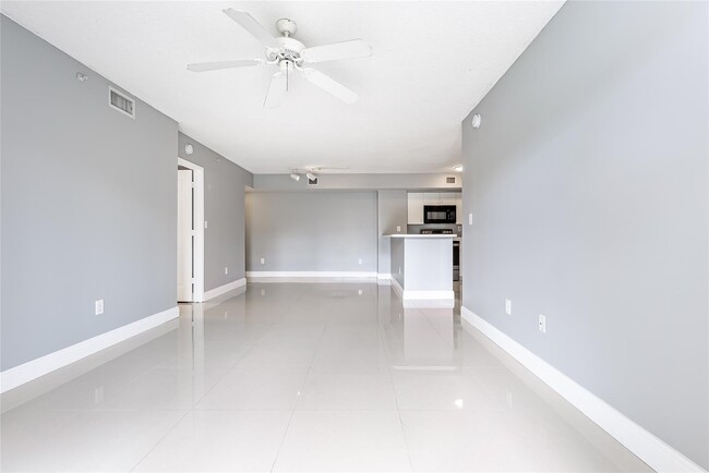 Building Photo - 291 W 79th Pl