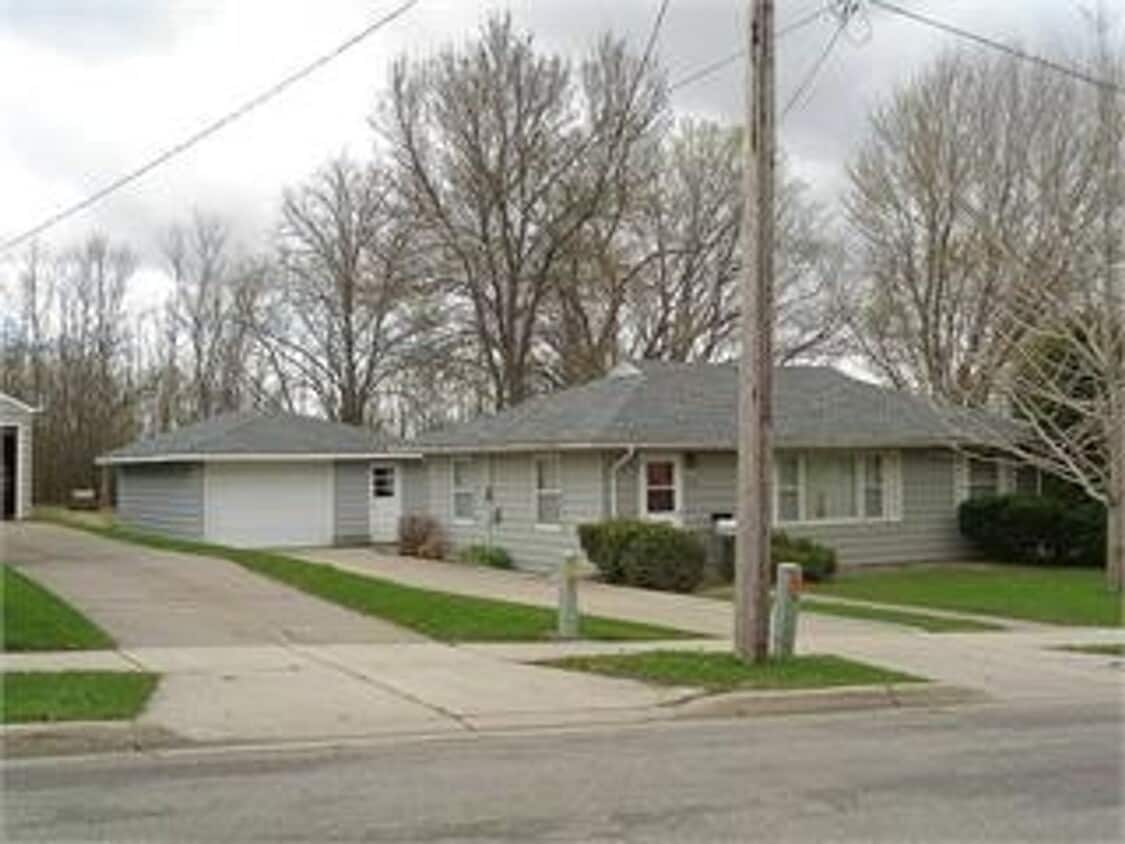 Primary Photo - 2 Bedroom 1 Bath Home