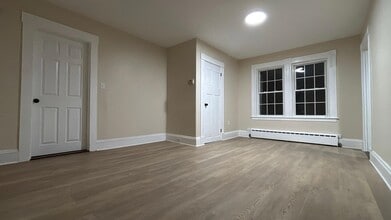 Building Photo - 155 N Main St