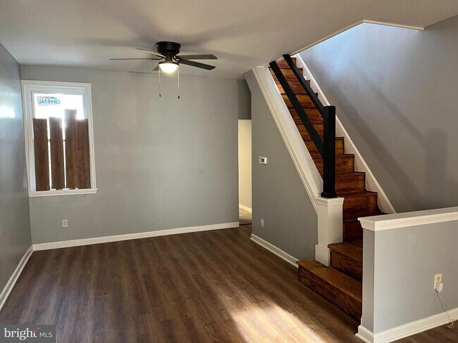 Building Photo - 2137 E Orleans St