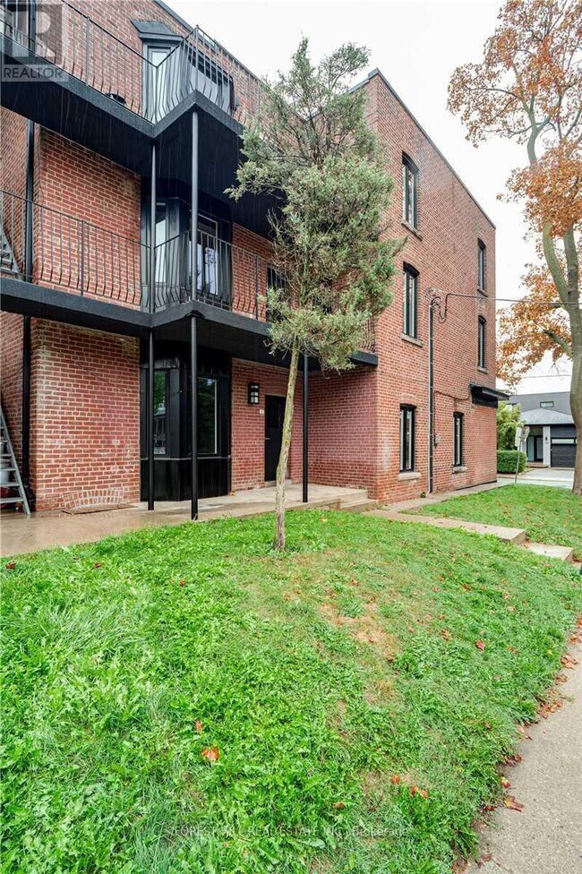 Building Photo - 1 Greensides Ave